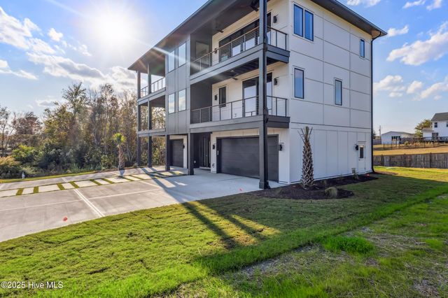 141 Dogwood Lane, Hampstead, NC 28443