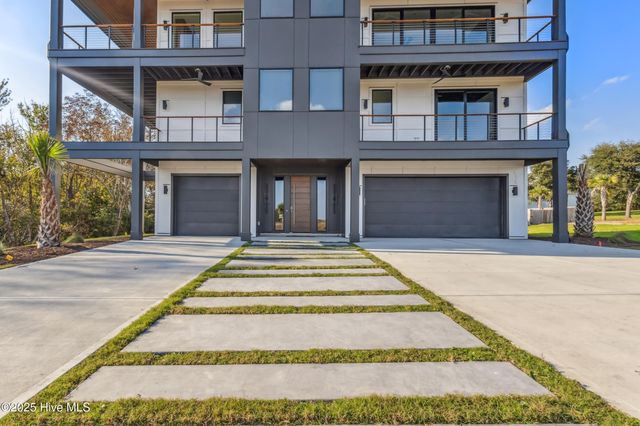 141 Dogwood Lane, Hampstead, NC 28443