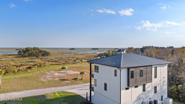 141 Dogwood Lane, Hampstead, NC 28443