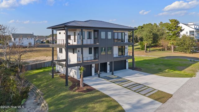 141 Dogwood Lane, Hampstead, NC 28443