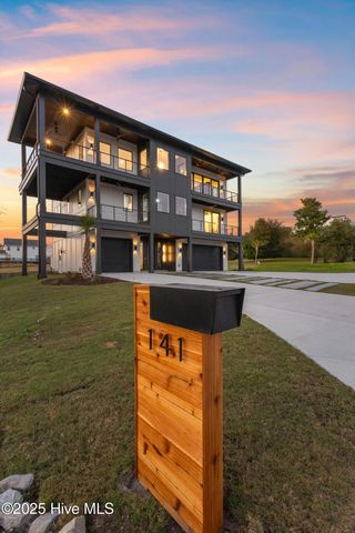 141 Dogwood Lane, Hampstead, NC 28443