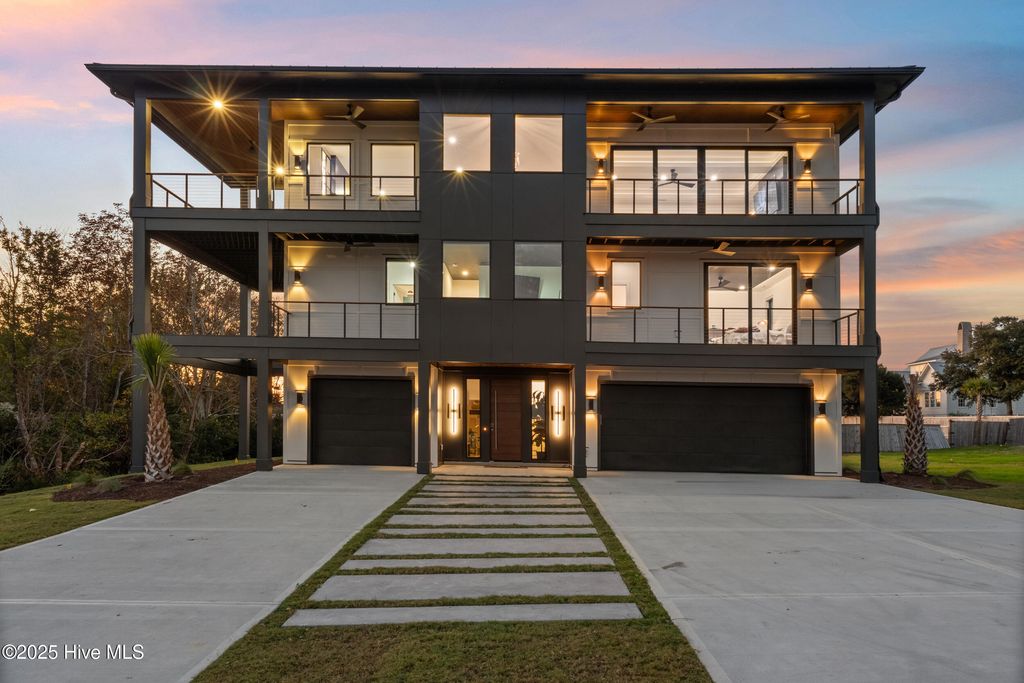 141 Dogwood Lane, Hampstead, NC 28443