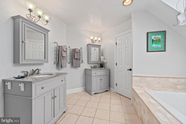 9393 BRIAR LN, Delaplane, VA 20144