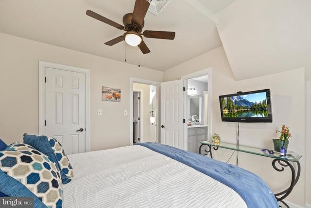 9393 BRIAR LN, Delaplane, VA 20144