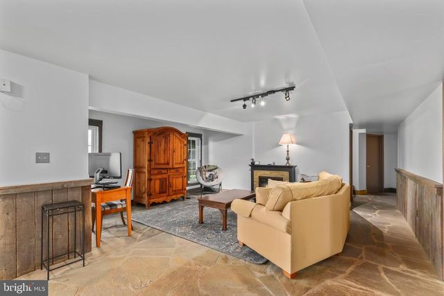 9393 BRIAR LN, Delaplane, VA 20144
