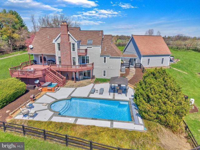 9393 BRIAR LN, Delaplane, VA 20144