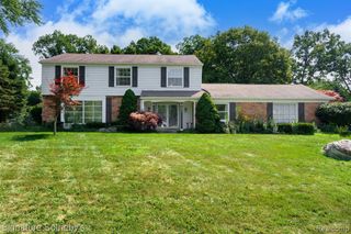 2377 Williamstown Court, Bloomfield Hills, MI 48304