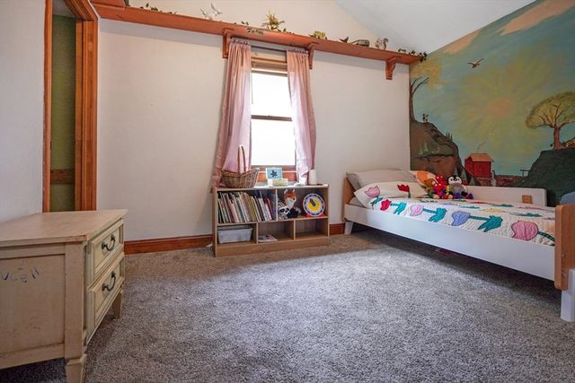 4 Birch Ln, Leicester, MA 01524