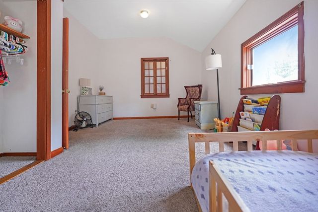 4 Birch Ln, Leicester, MA 01524