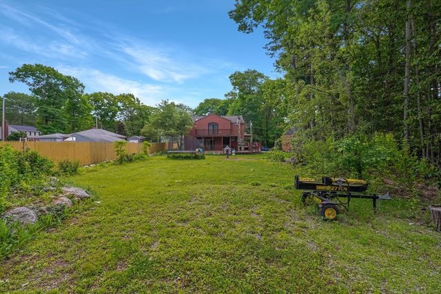 4 Birch Ln, Leicester, MA 01524