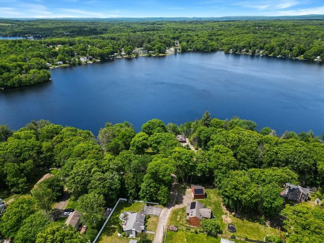 4 Birch Ln, Leicester, MA 01524