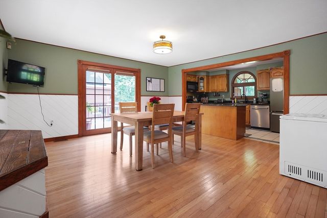 4 Birch Ln, Leicester, MA 01524