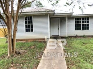 305 W Peachtree Avenue, Foley, AL 36535