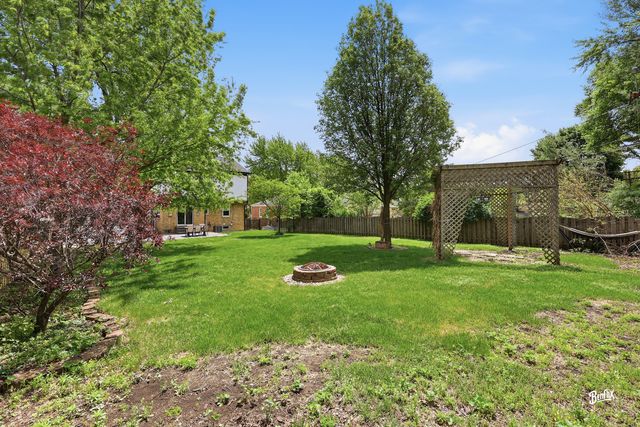 36 N Ashland Avenue, Palatine, IL 60074