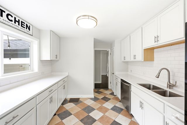 36 N Ashland Avenue, Palatine, IL 60074