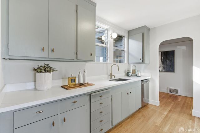 451 Huron Avenue, San Francisco, CA 94112