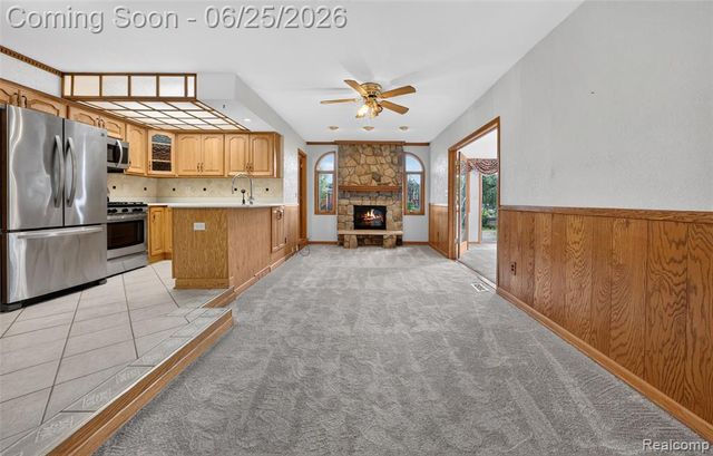 13818 Collins Drive, Warren, MI 48088