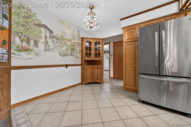 13818 Collins Drive, Warren, MI 48088
