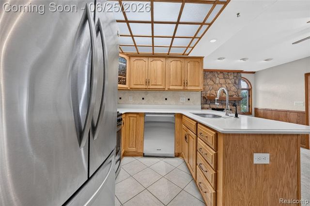 13818 Collins Drive, Warren, MI 48088