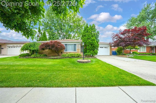 13818 Collins Drive, Warren, MI 48088