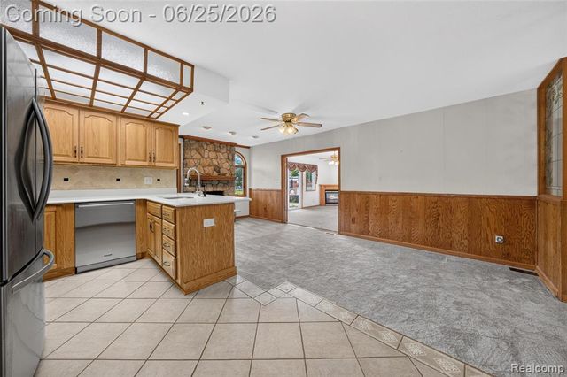 13818 Collins Drive, Warren, MI 48088