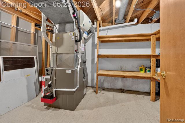 13818 Collins Drive, Warren, MI 48088
