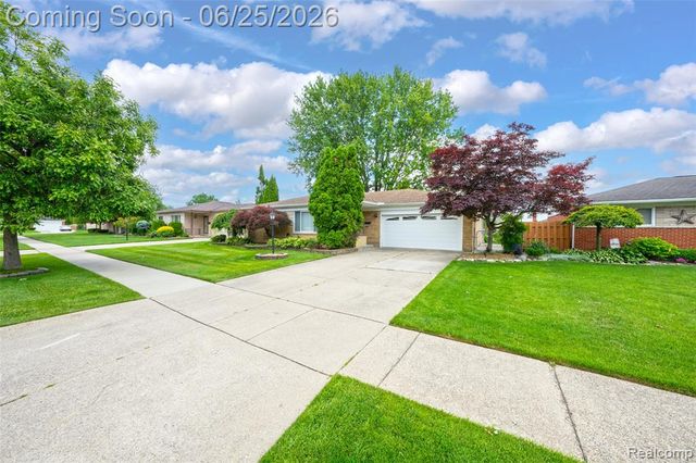 13818 Collins Drive, Warren, MI 48088