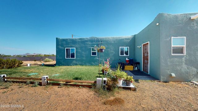 4623 Chamizal Road, Las Cruces, NM 88011