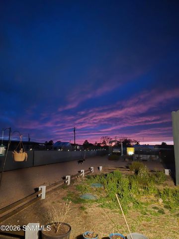 4623 Chamizal Road, Las Cruces, NM 88011