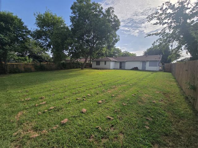 304 Salem Drive, Euless, TX 76039