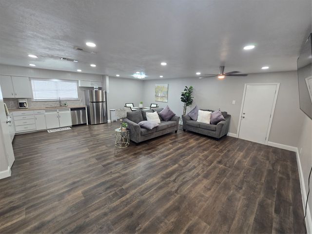 304 Salem Drive, Euless, TX 76039
