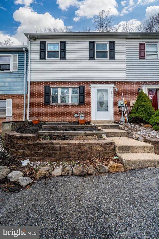 1258 FOX RUN, Reading, PA 19606