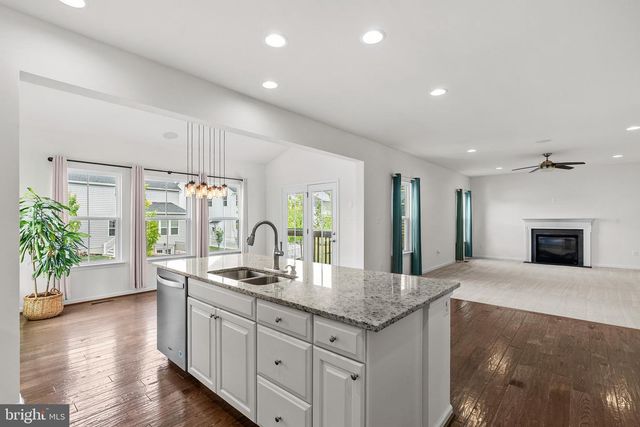 109 EMPEROR DR, Lake Frederick, VA 22630