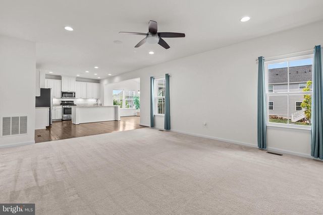 109 EMPEROR DR, Lake Frederick, VA 22630