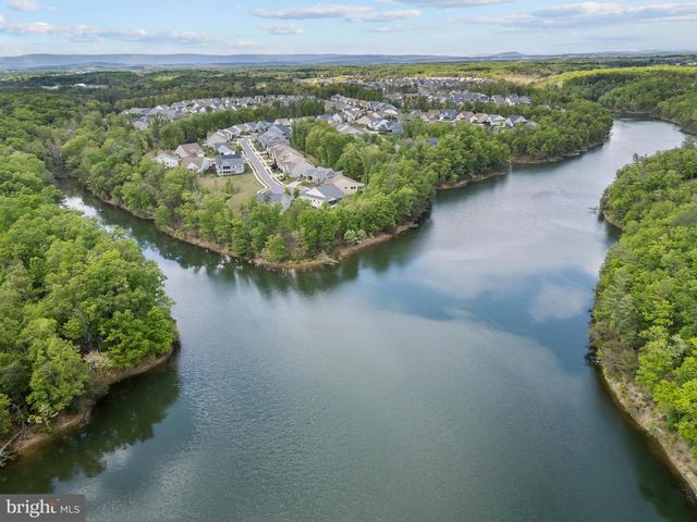 109 EMPEROR DR, Lake Frederick, VA 22630