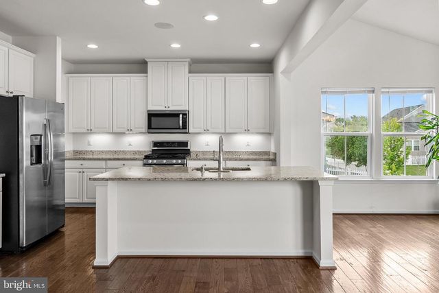 109 EMPEROR DR, Lake Frederick, VA 22630