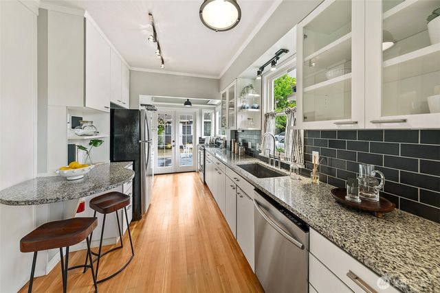5761 35th Avenue NE, Seattle, WA 98105