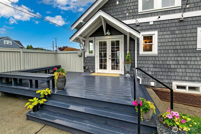 5761 35th Avenue NE, Seattle, WA 98105