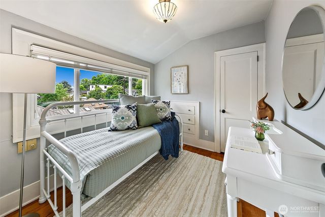5761 35th Avenue NE, Seattle, WA 98105
