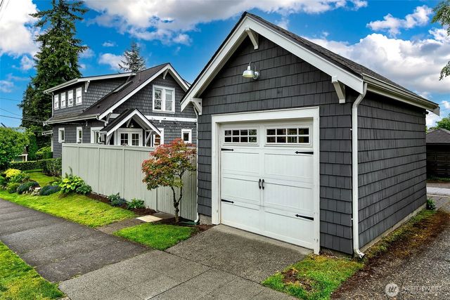 5761 35th Avenue NE, Seattle, WA 98105