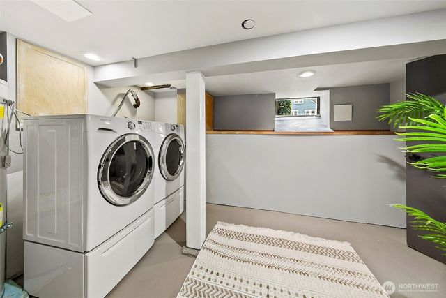 5761 35th Avenue NE, Seattle, WA 98105