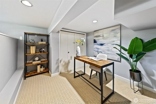 5761 35th Avenue NE, Seattle, WA 98105