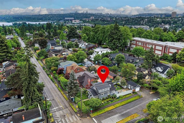 5761 35th Avenue NE, Seattle, WA 98105