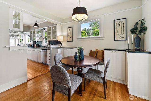 5761 35th Avenue NE, Seattle, WA 98105