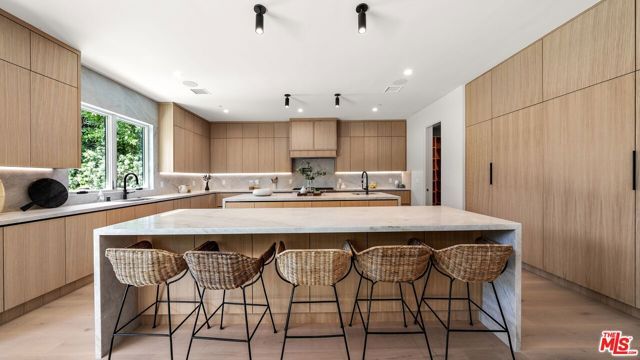 3153 Purdue Avenue, Los Angeles, CA 90066