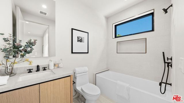 3153 Purdue Avenue, Los Angeles, CA 90066