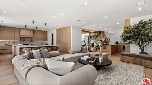 3153 Purdue Avenue, Los Angeles, CA 90066