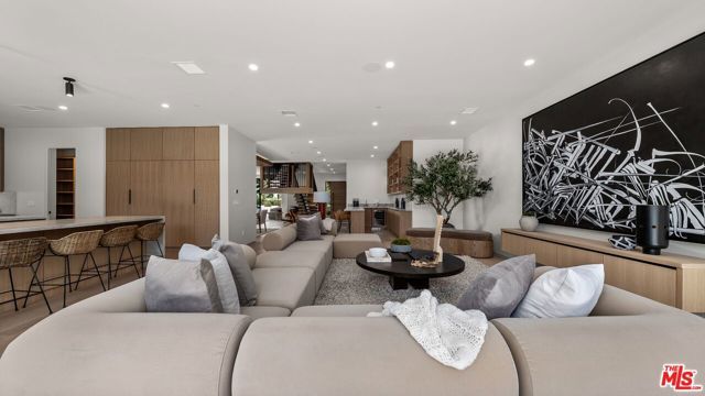 3153 Purdue Avenue, Los Angeles, CA 90066