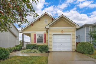 1069 SW Arborway Drive, Lee's Summit, MO 64082