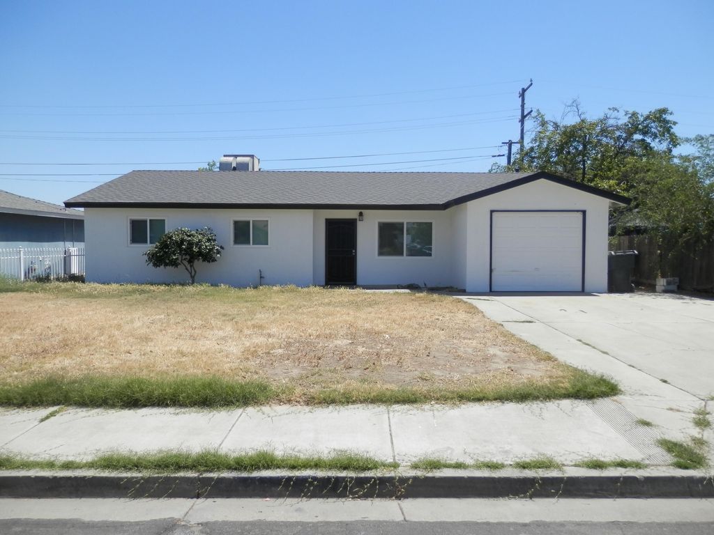 Image 1 of property listing at 10845 Beverly Drive, Hanford, CA 93230